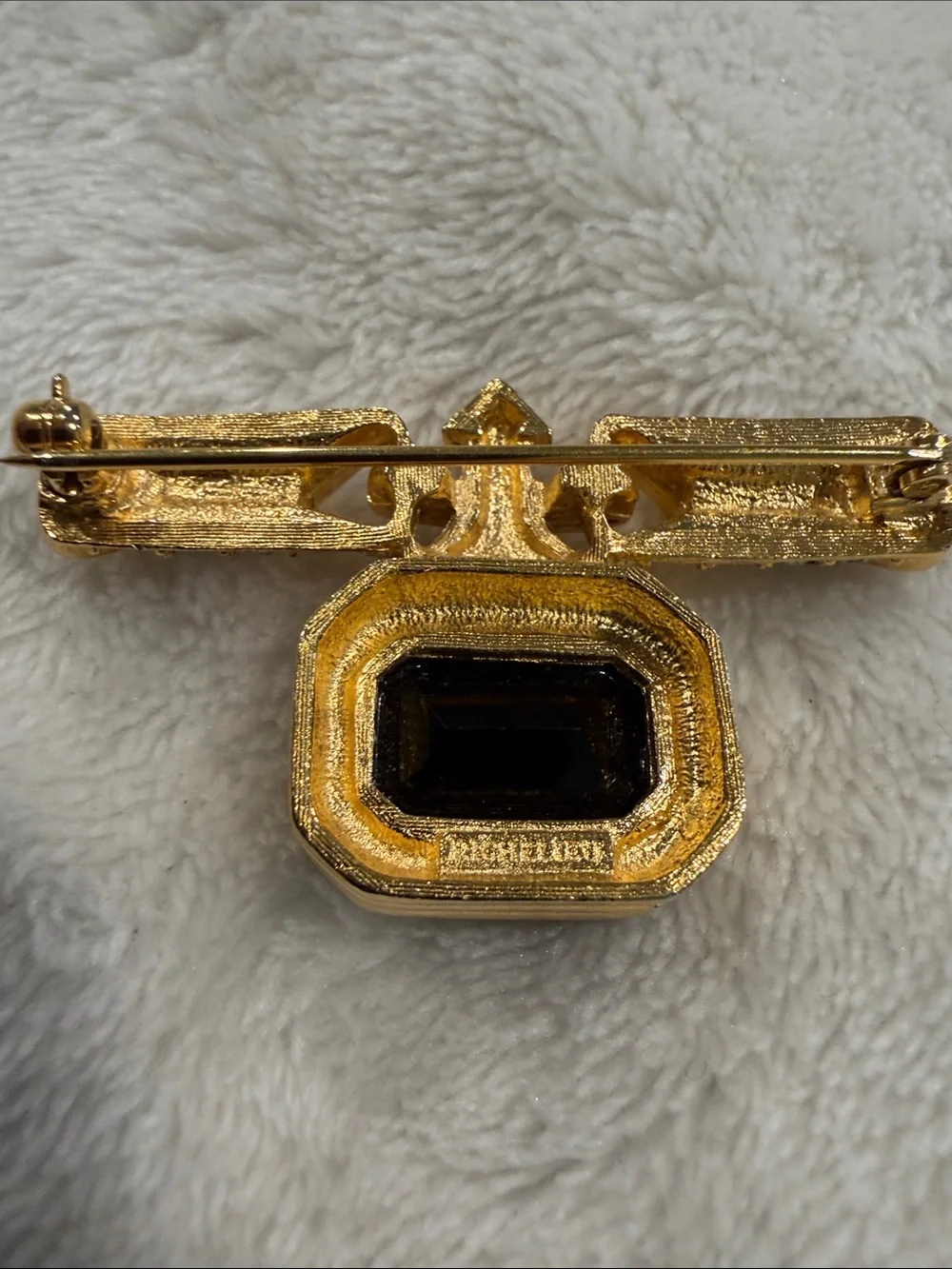Vintage- Gold-Tone Black and Clear Crystal Bar Brooch